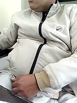 Snapshot of Hot-man39 chatting on December 15, 2024, 7:57 am Hot-man39 online show from December 15, 2024, 7:57 am