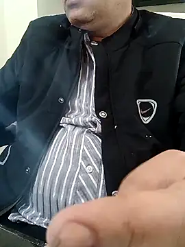 Snapshot of Hot-man39 chatting on December 28, 2024, 6:17 am Hot-man39 online show from December 28, 2024, 6:17 am