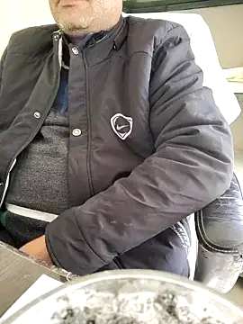 Snapshot of Hot-man39 chatting on December 31, 2024, 10:37 am Hot-man39 online show from December 31, 2024, 10:37 am