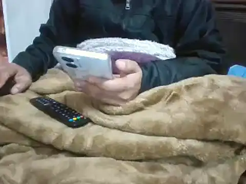 Snapshot of Hot-man39 chatting on January 14, 2025, 7:17 am Hot-man39 online show from January 14, 2025, 7:17 am