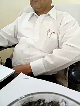 Snapshot of Hot-man39 chatting on February 4, 2025, 6:25 am Hot-man39 online show from February 4, 2025, 6:25 am