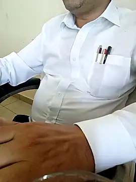 Snapshot of Hot-man39 chatting on September 9, 2025, 5:51 am Hot-man39 online show from September 9, 2025, 5:51 am