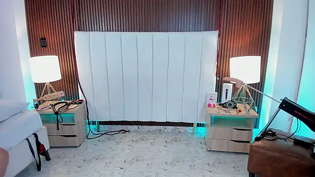 Liana Asaff online show from March 17, 2025, 11:11 pm