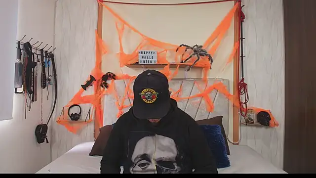 Liana Asaff online show from October 13, 2025, 6:08 pm