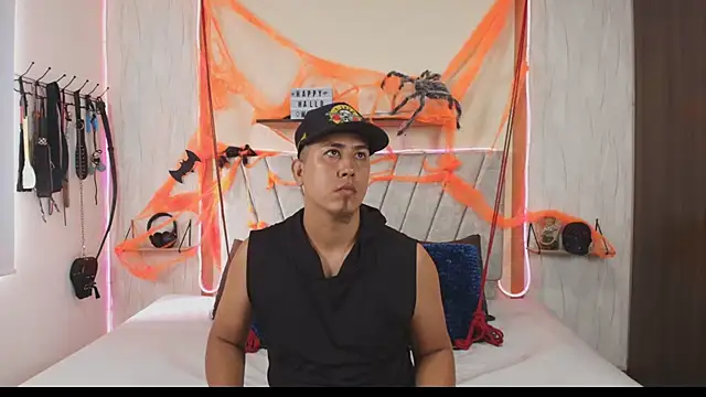 Liana Asaff online show from October 20, 2025, 6:30 pm