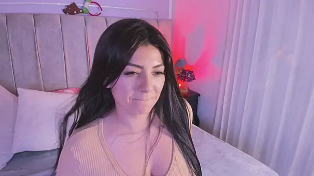 EvaaStevens online show from December 16, 2025, 7:52 pm