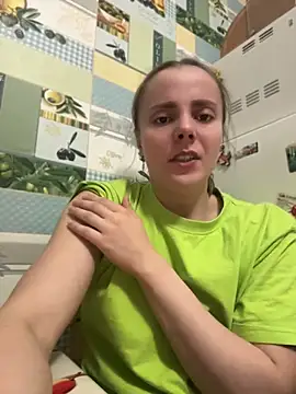 AlisaKissss online show from April 16, 2026, 7:36 pm