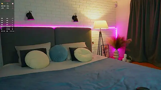 Snapshot of Micky__love chatting on February 7, 2025, 10:41 pm Micky love online show from February 7, 2025, 10:41 pm