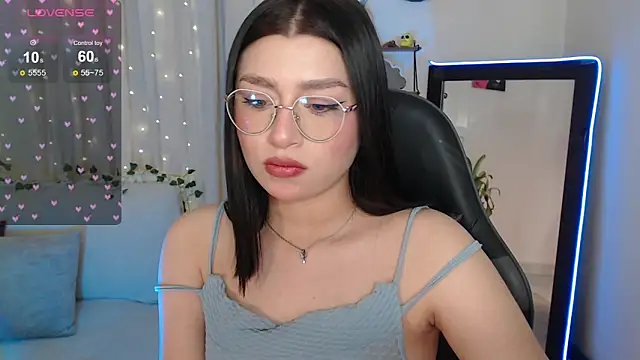 mily thomson b  online show from November 10, 2025, 7:13 pm