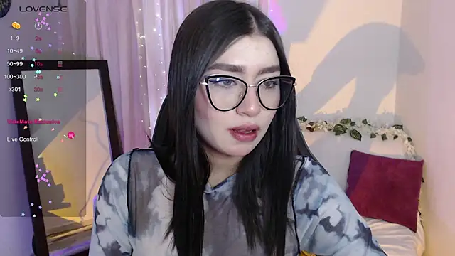 mily thomson b  online show from April 5, 2026, 10:18 pm