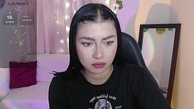 Snapshot of mily_thomson_b_ chatting on June 12, 2026, 10:52 pm mily thomson b online show from June 12, 2026, 10:52 pm