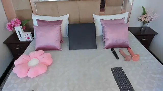 Snapshot of LizBrook chatting on March 14, 2026, 7:30 pm LizBrook online show from March 14, 2026, 7:30 pm