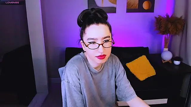 Snapshot of Lily_xBabe chatting on June 26, 2026, 2:21 pm Lily xBabe online show from June 26, 2026, 2:21 pm