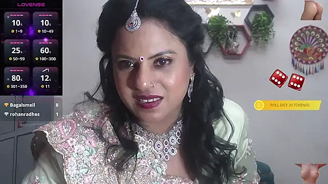 Sexy komolika online show from November 18, 2025, 6:01 pm