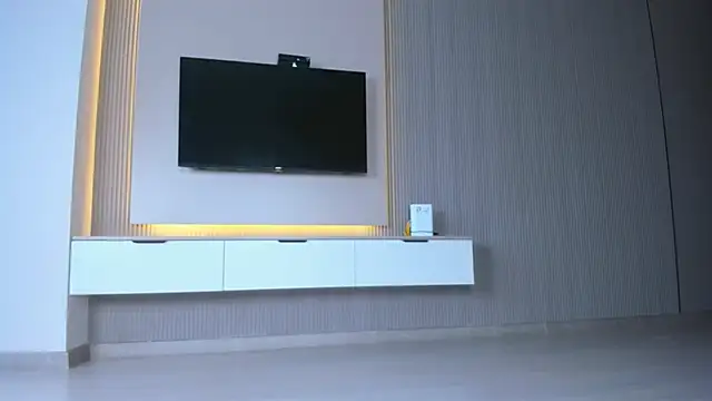 Cherrypie 001 online show from December 15, 2025, 7:45 am