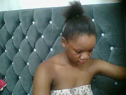 HotJeylee online show from December 19, 2025, 7:54 pm