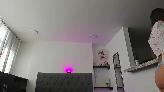 Adhhaaraaa  online show from December 20, 2024, 4:04 pm