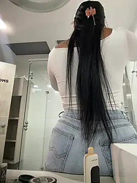 Snapshot of PaulinaDuarte chatting on April 30, 2026, 11:27 am PaulinaDuarte online show from April 30, 2026, 11:27 am