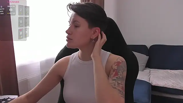 JessieFlower online show from February 7, 2026, 8:07 am