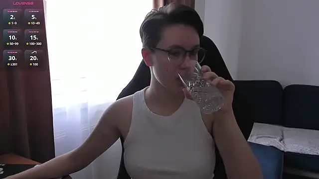 JessieFlower online show from April 24, 2026, 7:22 am