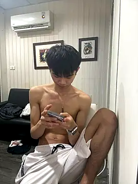 mumuowl online show from October 7, 2025, 4:26 pm