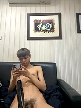 mumuowl online show from November 22, 2025, 6:18 pm