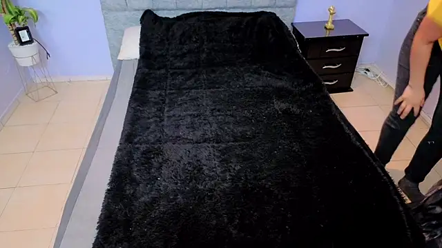 Lana stone  online show from November 29, 2025, 3:31 am