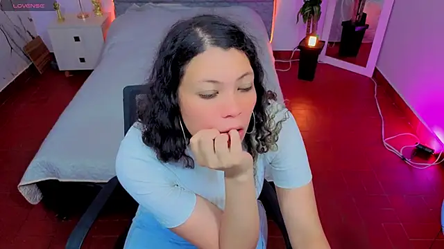 Lana stone  online show from March 1, 2026, 3:19 am