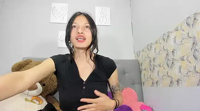 Snapshot of Emma-Wilson chatting on January 31, 2025, 4:36 am Emma-Wilson online show from January 31, 2025, 4:36 am