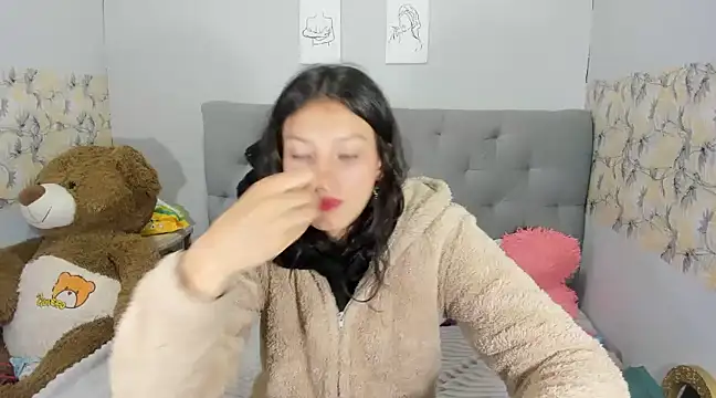 Snapshot of Emma-Wilson chatting on February 3, 2025, 10:43 pm Emma-Wilson online show from February 3, 2025, 10:43 pm