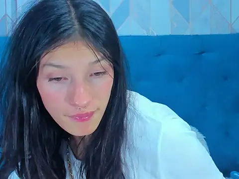 Snapshot of Emma-Wilson chatting on February 18, 2025, 3:10 am Emma-Wilson online show from February 18, 2025, 3:10 am