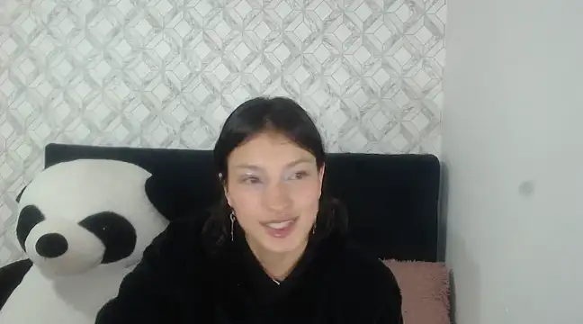 Snapshot of Emma-Wilson chatting on February 28, 2025, 5:04 am Emma-Wilson online show from February 28, 2025, 5:04 am