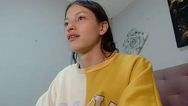 Snapshot of Emma-Wilson chatting on March 14, 2025, 5:46 pm Emma-Wilson online show from March 14, 2025, 5:46 pm