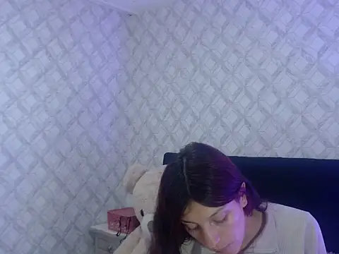 Snapshot of Emma-Wilson chatting on October 15, 2025, 5:18 am Emma-Wilson online show from October 15, 2025, 5:18 am