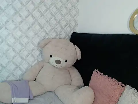 Snapshot of Emma-Wilson chatting on January 11, 2026, 5:12 am Emma-Wilson online show from January 11, 2026, 5:12 am