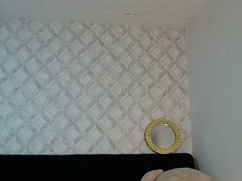 Snapshot of Emma-Wilson chatting on January 19, 2026, 5:00 am Emma-Wilson online show from January 19, 2026, 5:00 am