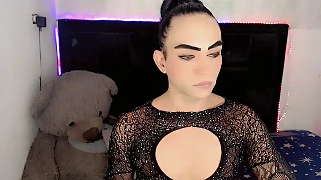 Snapshot of Michell_Queen chatting on March 17, 2026, 5:22 am Michell Queen online show from March 17, 2026, 5:22 am