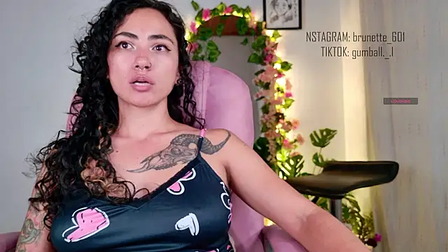 Snapshot of paula_brunette chatting on March 4, 2026, 3:12 am paula brunette online show from March 4, 2026, 3:12 am