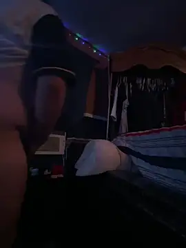 Snapshot of bigdickgio6923 chatting on February 19, 2026, 1:45 am bigdickgio6923 online show from February 19, 2026, 1:45 am