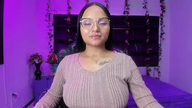 sweelanna   online show from April 10, 2026, 1:22 am