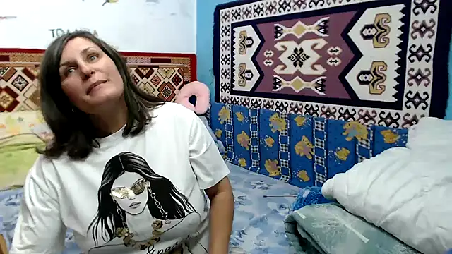 Snapshot of AdelineBlueEyes chatting on October 4, 2025, 11:41 am AdelineBlueEyes online show from October 4, 2025, 11:41 am