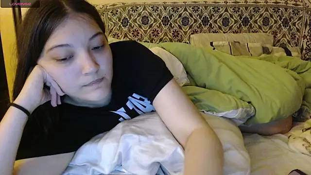 AlisaDevis online show from October 7, 2025, 5:10 pm