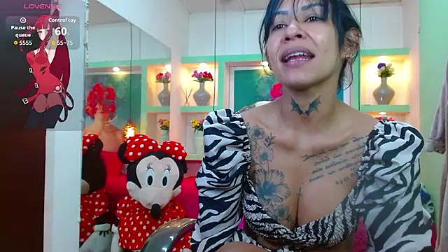 lorenapinto online show from March 18, 2026, 1:53 am