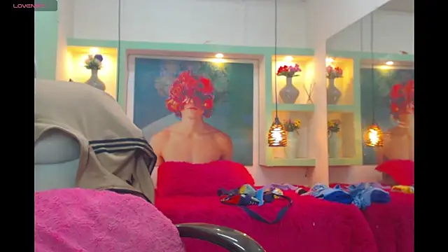 lorenapinto online show from April 20, 2026, 12:41 pm