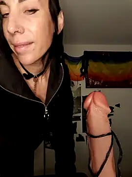 freyamoret online show from October 11, 2025, 3:39 am