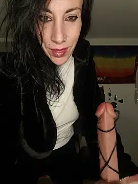 freyamoret online show from April 5, 2026, 2:42 am