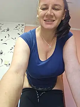 KristenVega online show from November 13, 2025, 11:53 am