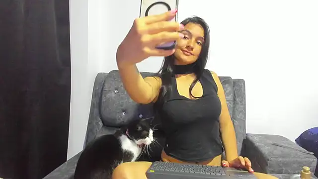 Snapshot of Mayte_sexy chatting on October 6, 2025, 11:57 pm Mayte sexy online show from October 6, 2025, 11:57 pm