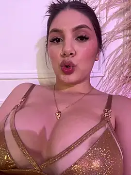 Snapshot of EmilyS__ chatting on February 25, 2025, 11:00 pm EmilyS online show from February 25, 2025, 11:00 pm