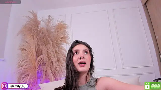 EmilyS   online show from May 16, 2026, 7:45 pm
